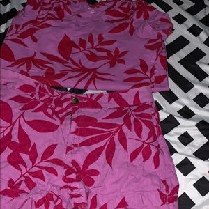 I’m selling a shirt and shorts set